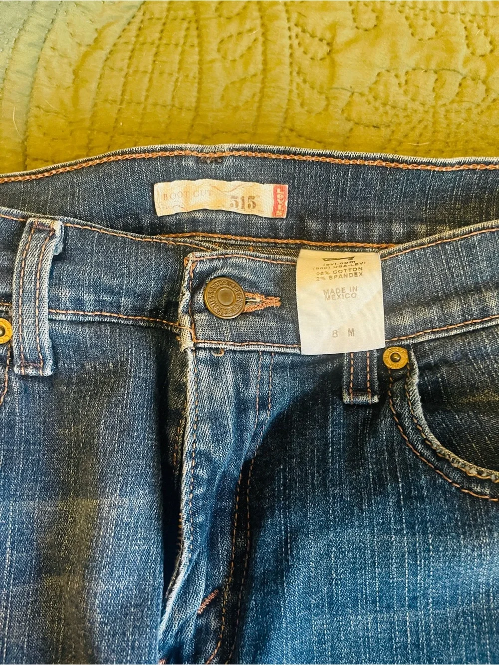 Levis size 8m